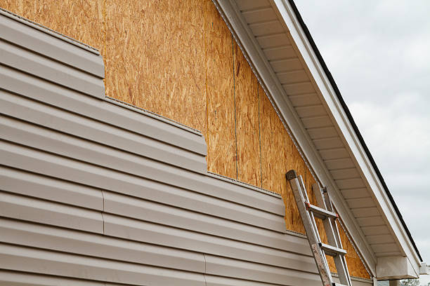 Professional Fiber Cement Siding technician working in Carrollton, VA